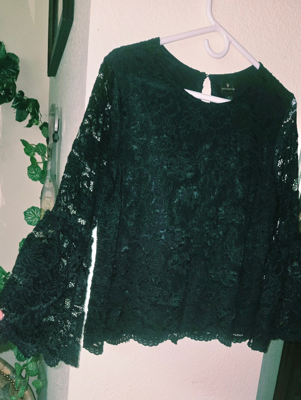 Lace Blouse Sz lrg, Bell Sleeves.